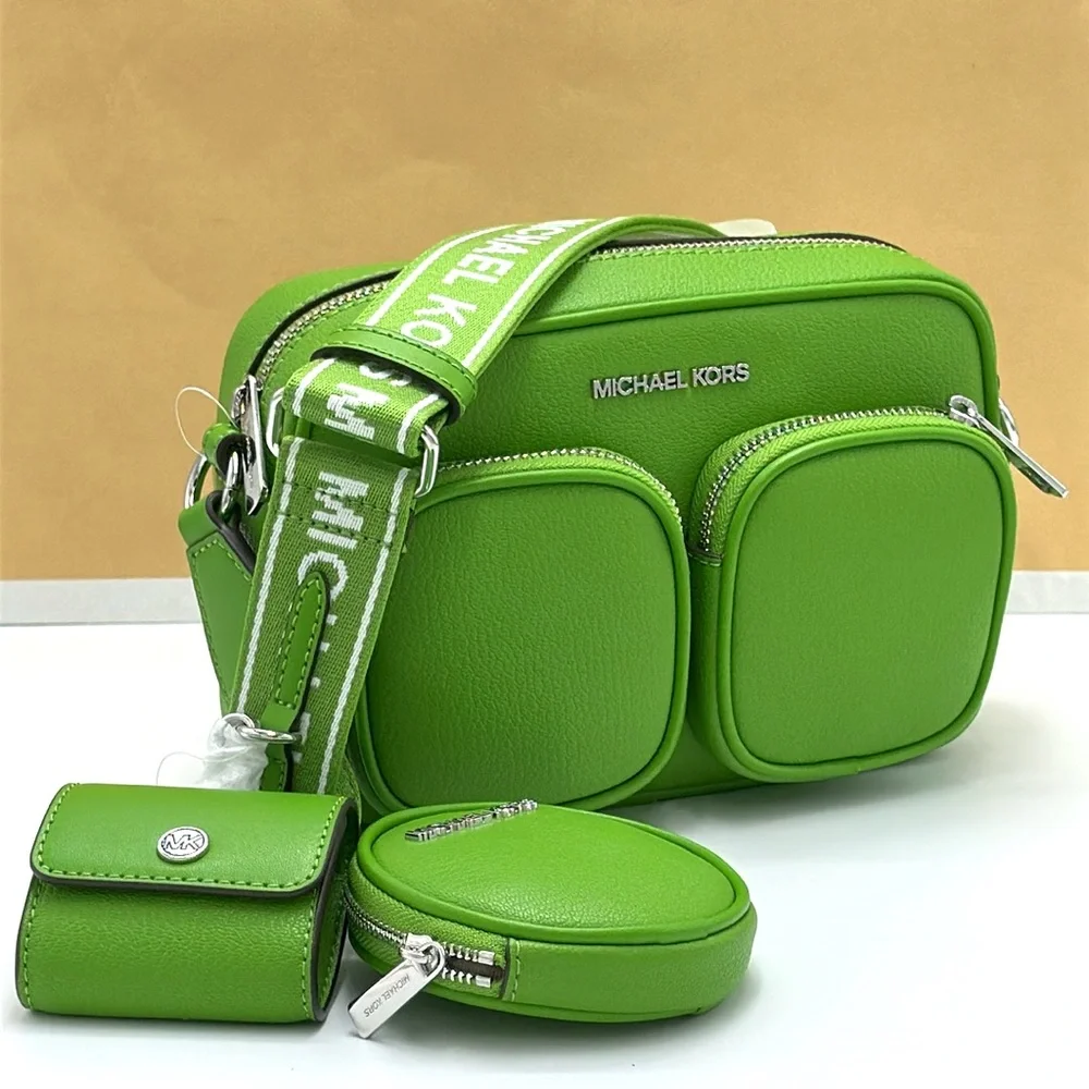 Michael Kors Jet Set Leather Medium
Crossbody Bag with Case for Apple
Airpods Pr - Picture 12 of 16